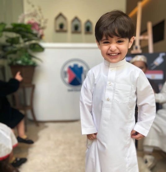 تواصل معنا